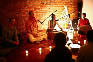 bhakti-kirtan1
